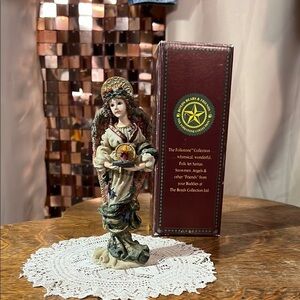 Boyds Bears and Friends Angel of Light Illuminated Figurine